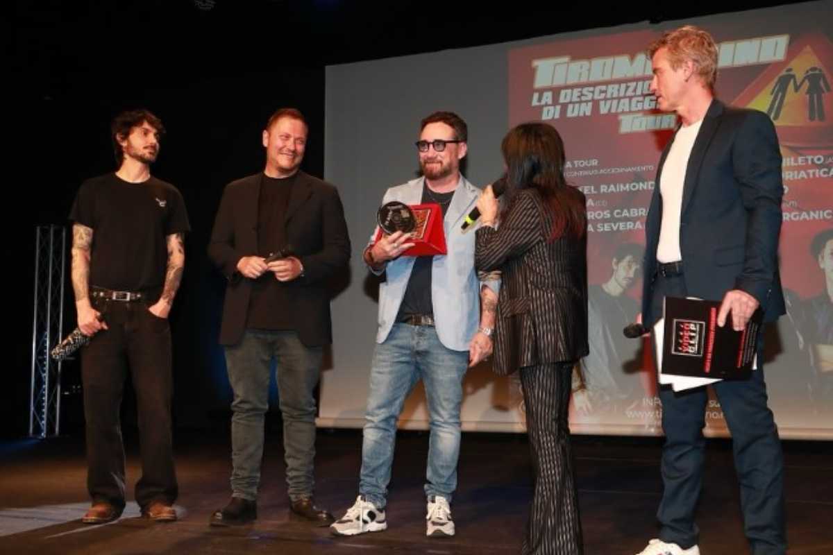 Tiromancino ritirano un premio